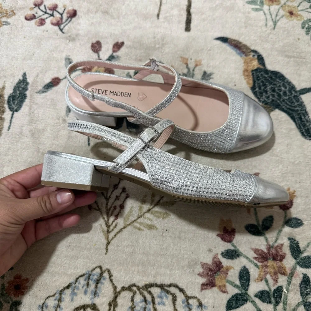 Steve Madden Silver girls Belinda Shoes size 4 big kids